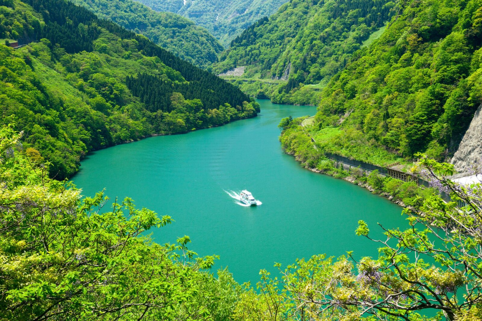 庄川峡遊覧船 - メルキュール富山砺波リゾート＆スパ